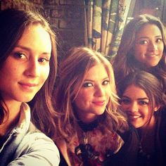 Pll Cast, Celebrity Selfies, Casting Pics, Ashley Benson, Shay Mitchell, Film Serie, Cute Celebrities, Hollywood Stars