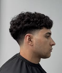 Hair Types Men, Fade Haircut Curly Hair, Long Curly Hair Men, Taper Fade Curly Hair, Male Haircuts Curly, Drop Fade Haircut, Curly Hair Fade