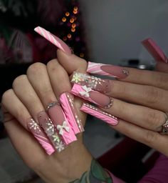 Pink Christmas Nails Acrylic, Nails Feminine, Christmas Nails Square, Long Nails Pink, Square Nails Long, Feminine Nails, Christmas Nail Designs Acrylic, Winter Nails Christmas, Nail Aesthetics