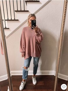 Jeans And Sneakers Outfit, Sweater And Jeans Outfit, Patch Outfit, Oversized Sweater Outfit, Pumpkin Patch Outfit, Fall Activities, Outfit Inspiration Fall, Autumn Fashion Casual