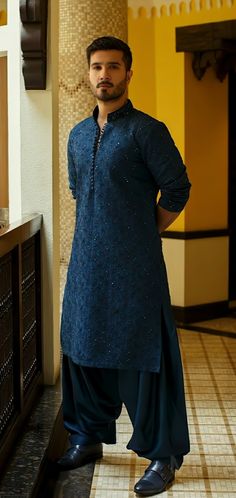 Kurta Pajama Design, Traditional Indian Mens Clothing, Kurta Designs Men's, Bollywood Night, Pakistani Kurta Designs, Indian Wedding Clothes For Men, Sherwani For Men Wedding, Feroze Khan, Boys Kurta Design