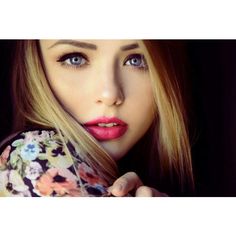 Make up Thick Eyeliner, Kristina Bazan, Pretty Makeup, Pink Lips, Beauty Queens, Lipstick Colors