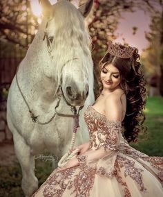 Quince Picture Ideas, Quinceañera Photoshoot Ideas, Quince Photoshoot Ideas, Quince Pictures, Quinceanera Pictures, Red Ball Gowns, Quinceanera Pink, Quinceanera Themes Dresses, Quinceanera Photoshoot