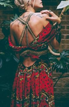 Boho chic dress. For the BEST Bohemian fashion trends FOLLOW https://www.pinterest.com/happygolicky/the-best-boho-chic-fashion-bohemian-jewelry-gypsy-/ now Ethno Style, Estilo Hippy, Mode Hippie, Estilo Hippie, Hippie Look, Boho Chic Dress, Mode Boho, Bohol, Clothes Diy