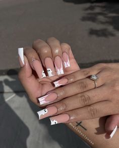 Cute Spooky Nails Acrylic Coffin, Spooky Szn Nail Ideas, Long Square Acrylic Nails Simple Designs, Medium Square Acrylic Nails Halloween, Halloween Nail Designs Medium, Popular Acrylic Nails 2023, Baddie Halloween Nails Short, Medium Halloween Nails, Cool Arm Tattoos For Women