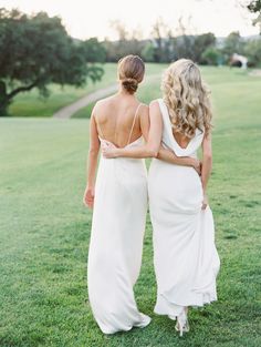 Sapphic Wedding, 2 Brides, Lesbian Weddings, Weddings Idea, Queer Weddings, Pic Poses, Wedding Wonderland, All White Wedding, Lgbt Wedding