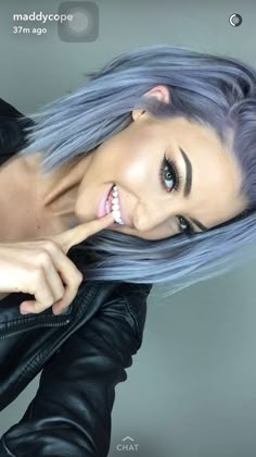 Edgy Hair Colors For Blondes, Silver Bayalage Hair Short, Grey Hair Colour Ideas, Bold Beauty Inspo, Short Hairstyles Color Ideas, Cute Hair Colors For Short Hair, Hair Color Inspiration For Short Hair, Edgy Hair Colors For Brunettes, Blue Bob Hair