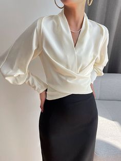 Stylewe offers stylish and concessional Blouses.. SPU: 1ABL5NBA00, Color: White, Pattern:Plain, Clothes Length:Regular. 1980 Clothes, Plain Clothes, Long Dress Plus Size, Color Magic, Retro Mode, 1980s Fashion, Swimwear Dress, Elegant Blouses, Moda Vintage