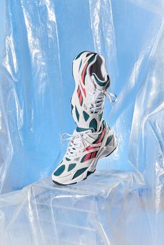 Reebok Aztrek, Lucky Dragon, 캐릭터 드로잉, Fashion Photography Poses, Balenciaga Shoes, Great Photographers