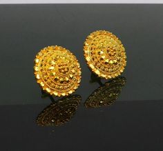 22kt yellow gold stud earrings, the purity of gold is 91.6% , 22kt hallmarked stud earring for best gifting to girls, amazing wedding anniversary tribal filigree work jewelry.Metal-22kt yellow gold.Item type-Stud earrings.Weight-4.890 grams approx.Size-1.7 mm approx.Stamped-916/22kt hallmarked Makes excellent gifting for birthday, valentines day, christmas day, mother's day, wedding, anniversary, engagement party. 22k Gold Hallmarked Bridal Earrings, 22k Yellow Gold Bridal Earrings, 22k Yellow Gold Round Bridal Earrings, 22k Gold Filigree Earrings, Studs Earrings Gold India, Small Earrings Gold, Yellow Gold Stud Earrings, Diamond Bracelet Design, Fancy Jewelry Necklace