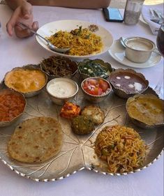 Desi Food, Light Academia, South Asia, Food Obsession, Indian Food, Pretty Food, Aesthetic Food, Indian Food Recipes