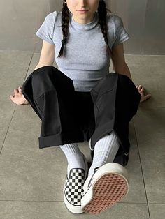 Womens Outfits With Vans, Womens Dickies Outfit, Style Vans Outfit, Black Dickies Outfit, Vans Aesthetic Outfit, Vans Outfit Women, Vans Styling, Vans Outfit Aesthetic, Dickies Pants Outfits