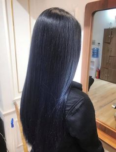 Dark Blue Hair On Brown Hair, Hair Inspo Blue Eyes, Asian Dark Blue Hair, Super Dark Blue Hair, Blue Midnight Hair, Blue Black Hair Highlights, Black With Blue Undertone Hair, Blue In Black Hair