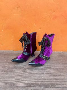 "Fantastic Witchy boots Lace up side zipper heel Purple Velvet  Black leather Excellent condition - Heel: 2.5\" (measured from side) Height: 9.5\" (measured from side) Size 6" Victorian Boots, Witch Boots, Zipper Heels, Purple Velvet, Girly Shoes, Lace Up Ankle Boots, Dark Fashion, Lace Boots, Boot Shoes Women