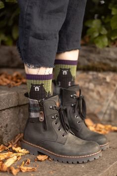 Bear Town Hiking Micro Crew – Sock Dreams Darn Tough Socks, Wool Hiking Socks, Bear Socks, Hiking Socks, Crew Sock, Vintage Boots, Pretty Shoes, Style Gift, In The Woods