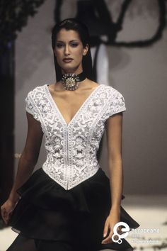 Yasmeen Ghauri for Valentino, Spring-Summer 1993, Couture Valentino 1993, Mode Chanel, Spring Couture, Victoria Secret Fashion Show