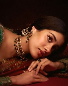 Brocade Blouse, Celebrity Closet, Janhvi Kapoor, Brocade Blouses, Indian Photoshoot, Glamour Beauty, Self Portrait Poses, Dark Brown Hair Color, Silk Sari