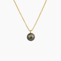 This listing is for one Natalie Pearl Necklace Beautiful Round Shape 14mm Tahitian Pearl Necklace is 18 inches long 14kt Gold Filled Chain Note: All of our pearls are one of a kind. Each pearl will have variations in color/surface/shape that may not be exactly as shown in the image. This makes each piece of jewelry truly unique! Made in Hawai'i Bridesmaid Bracelet Flower, Green Pearl Necklace, Blue Wedding Band, Goddess Bracelet, Chocolate Pearls, Keshi Pearl Necklace, Flower Girl Jewelry, Tahitian Pearl Necklace, Black Pearl Necklace