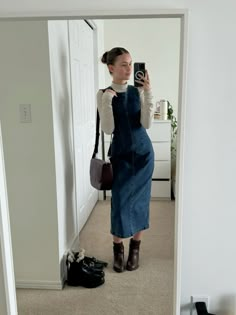 Modest Fashion Elegant, Modest Fashion Women, Big Waist Outfits, Christian Fall Outfits, 90s Modest Fashion, Walking Outfits For Women, Modest Hawaii Outfits, Denim Jacket Skirt Outfit, Long Jean Dress Outfit