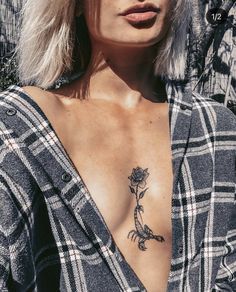 Sternum underboob scorpion rose tattoo women Best Tattoo Designs For Men, Tattoo Ideas For Female, Underboob Tattoo Designs, Tattoos Butterfly, Tattoos Henna, Underboob Tattoo, Chest Tattoos