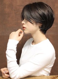 Pixie Bob Haircut Layered Round Face, Japanese Short Hair, Androgynous Hair, Tomboy Hairstyles, Korean Short Hair