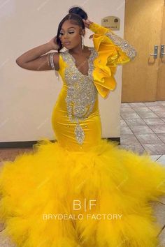 Rhinestone Yellow Velvet One Shoulder Tulle Trumpet Prom Dress Black And Yellow Prom Dress, Yellow Prom Ideas, Prom Dresses 2023 Yellow, Yellow Prom Dresses Black Women, Yellow Birthday Dress, Senior Dresses, Prom 2k23, Prom 2k24