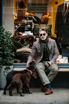 Street Style & More Luxury Details Der Gentleman, Well Dressed Men, Gentleman Style, 가을 패션, Men Winter, Mens Street Style, British Style, Well Dressed, Stylish Men