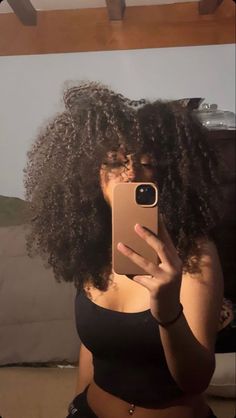 Curly Hair Pics, Aesthetic Afro, Best Hair Growth Serum, 3b Curly Hair, Best Hair Growth, Curly Hair Photos, Cute Box Braids Hairstyles, Curly Hair Styles Easy