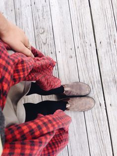 Blundstone fall flannel, large flannel baggy shirt, cute top underneath with boots and jeans • the perfect fall combo Outfit With Jeans, Boots And Jeans, Outdoorsy Style, Baggy Shirt, Fall Flannel, Red Mini Skirt, Fashion Articles