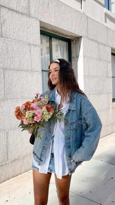 Summer Outfit With Jacket, Jean Jacket Outfits Summer, Looks Jeans, Jean Jacket Outfits, Denim Jacket Outfit, Spring Fits, Looks Street Style, Looks Chic, Summer Fits