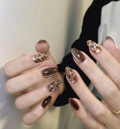 Cat Eye Leopard Nails, Cat Eye Glass Nails, Gold Cats Eye Nails, Gray Cat Eye Nails, Grey Leopard Nails, Lepord Print Nails Design, Korean Cat Eye Nails, Cat Inspired Nails