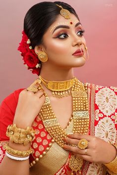 Traditional Bridal Makeup, Makeup Look Ideas, Perfect Wedding Makeup, Bengali Bridal Makeup, Indian Wedding Bride, Wedding Halls, Indian Wedding Fashion, Kundan Jewellery Bridal