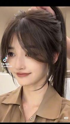 Cute Bangs Long Hair, Protective Hairstyles Long Hair, Hair Kating, Poni Hairstyle Simple, Sleek Hairstyles Long Hair, Long Asian Haircut, Chubby Face Hairstyles, Hair For Chubby Face, Korean Air Bangs