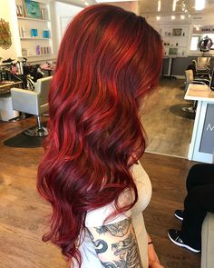 Burgundy Short Hair, Crimson Red Hair, Pelo Color Borgoña, Deep Red Hair, Hair Colour Ideas, Grunge Pastel, Red Blonde Hair, Red Hair Inspo