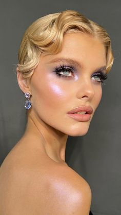 Editorial Bridal Makeup, Vogue Makeup Looks, Runway Model Makeup, Makeup For Night Out, Fashion Makeup Editorial, Red Carpet Makeup Looks, Glam Editorial, Beauty Shoot Editorial, Runway Makeup Looks