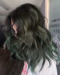 Dark Hair With Dark Green Highlights, Dark Green Hair Highlights, Dark Brown And Green Hair, Black And Dark Green Hair, Underdye Hair Curly, Brown And Green Hair, Dark Green Highlights, Green And Brown Hair, Black Green Hair