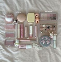 Aesthetic Pink Makeup, Pink Makeup Ideas, Kawaii Makeup Tutorial, Pandora Jewelry Charms, Makeup Package, Fancy Makeup, Makeup Must Haves, What In My Bag