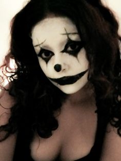 #aesthetic #gothgirl #clowncore #clownaesthetic #dark #makeup Cute Halloween Mask, Emo Skeleton Makeup, Cool Halloween Face Paint Ideas, Clown Black Makeup, Art The Clown Face Paint, Scary Make Up Easy, Scare Make Up, Clown Makeup Scary Easy, Clown Face Paint Scary