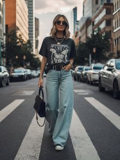 Baggy Pants Sweater Outfit, Dark Boyfriend Jeans Outfit, Wife Leg Black Jeans Outfit, Oversized Jeans Outfit Women, Black Oversized Jeans Outfit, Pattern On Pattern Outfit, Mom Pants Outfit, Style Black Wide Leg Jeans, Wide Leg High Waist Jeans Outfit