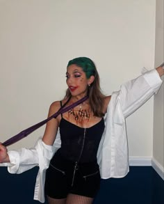 Joker Halloween outfit woman Joker Costume Aesthetic, Diy Joker Costume, Female Joker Halloween, Female Joker Costume, Rave Halloween Costumes, Joker Outfit, Costume Aesthetic, Joker Halloween Costume, Female Joker