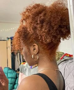 Ginger Hair Black Women Aesthetic, Ginger Hair On Natural Hair, Black Gingers Natural, Ginger Red On Black Women, Ginger Hair Natural Curls, 4b Colored Hair, Hair Color Ideas For Afro Hair, Sea Orange Hair, Ginger Hair Black Women Curls