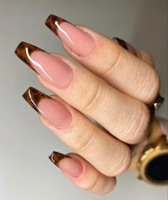 Simple Nail Designs Short Nails Almond, Coffin Nail Design Ideas, Coffin Nail Ideas, Modern Nail Art, Love Nail Art, Hello Nails, Modern Nails, Glow Nails