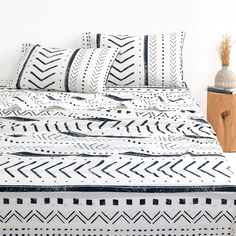 PRICES MAY VARY. 【Design】Aztec geometric pattern print in black and white. 【Set】Flat sheet 84 x 96 inches, Fitted sheet 55 x 75 + 16 inches, 2 pillow cases 20 x 30 inches. 【Material】100% cotton, soft, natural, breathable, durable, fade-resistant and machine washable. 【Elastic & Depth】Elastic all the way around the fitted sheet; Fitted sheet with 16 inches depth to fit your mattress. 【Easy Care】Machine wash in cold water, gentle cycle, tumble dry at low heat, do not bleach. Set Includes 1x Flat s Bedding Black And White, Bedding Black, King Size Bed Sheets, Neutral Aesthetic, Garden Bedding, Cotton Sheet Sets, Cotton Set, Queen Size Bedding, King Size Bed