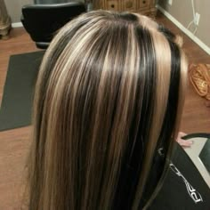 Medium Brown Hair With White Highlights, Chunky Blonde Hair Highlights, Skunk Highlights, Hair Manifestation, Lowlights And Highlights, Chunky Blonde Highlights, Messy Aesthetic, Blonde Highlights On Dark Hair