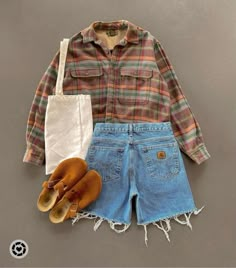 Easy Casual Outfits Summer, Cottage Core Outfit Inspiration, Outfit Ideas Granola, Coastal Core Outfits, Salted Granola Girl Outfits, Edgy Granola Style, Granola Teacher Outfit, Denim Jacket With Shorts, Plus Size Granola Outfits