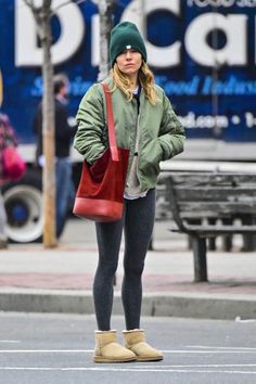 Celebrity Street Style Winter, Celebrity Street Style Casual, Street Style Winter Casual, Celebrity Winter Style, Celebrity Summer Style, Celebrity Style Dresses, Street Style 2018