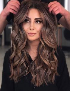 Bayalage On Dark Hair, Brown Hair Bayalage, Bayalage Brunette Dark, Faceframe Highlights Brunette, Balayage Ombre Brunette, Dark Brown Bayalage Hair, Dark Bayalage, Brown Dimensional Hair, Dimensional Brunette Dark