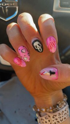 Halloween Town Nails, Pink Halloween Nails Short, Pastel Halloween Nails, Spooky Nails Halloween, Ghost Face Nails, Halloween Nails 2022