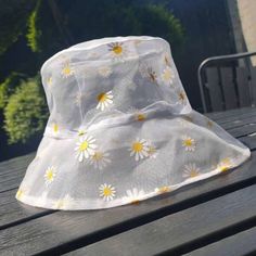 5/$20 Daisy Mesh Bucket Hat Adorable Floral Daisy White Mesh Hat! Would Be Perfect For A Music Festival, Outdoor Concert Or Beach Day! Dior Hat, Floral Bucket Hat, Chanel Hat, Floral Hat, Gucci Hat, Grey Leopard Print, Cocktail Hat, Mesh Hat, Green Hats