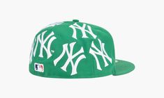 New York Yankees Box Logo New Era SU12023 Grunge Boy Style, Supreme New York, Custom Fitted Hats, Supreme Hat, Swag Hats, Streetwear Hats, Dope Hats, Plus Size Baddie Outfits, 59fifty Hats